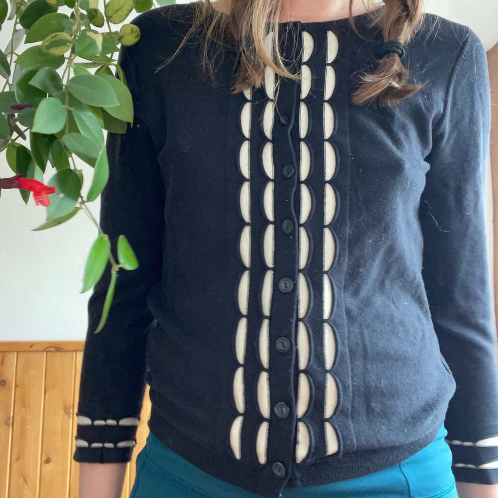 S Anthropologie Sparrow cardigan sweater black with cream scallops adorable
